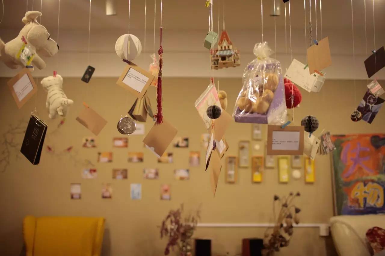 ▲失戀博物館里展示的失戀物品。