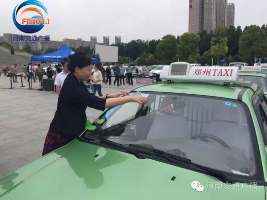 省文明辦專職副主任張曼如，對愛心助考活動的舉辦給予高度評價。