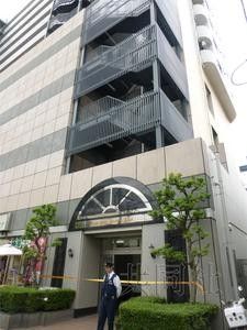 5月27日，埼玉縣蕨市一公寓樓發(fā)生疑似強(qiáng)迫殉情案，一名日本人男性和一名中國(guó)籍女性死亡。