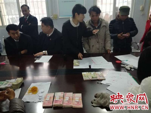 滎陽78名貴州籍農(nóng)民工兄弟拿到工資回家啦！