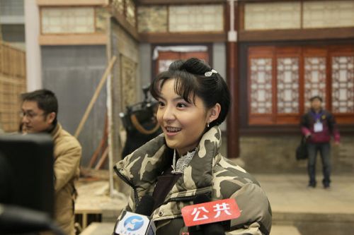 《大河兒女》演員接受媒體專訪。