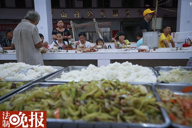 狗肉節(jié)當天 素食節(jié)舉辦獲數百人捧場