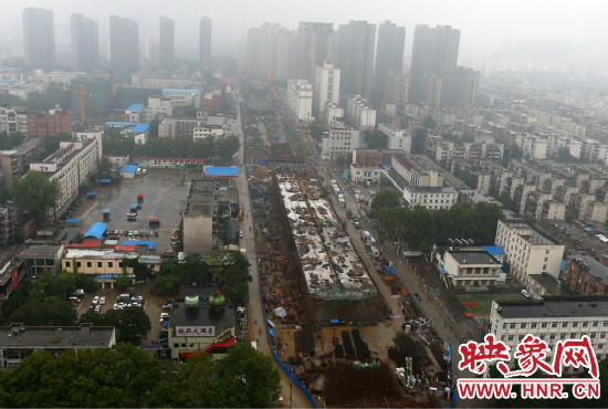 明年春節(jié)前高架橋部分道路將建成通車。