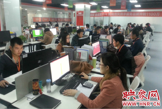 河南省電子商務產業(yè)園里，電商運營商河南杰夫成交3500萬元，其中淘寶河南館占了七成。