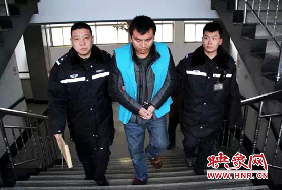 警方已經(jīng)將肇事嫌疑人控制。