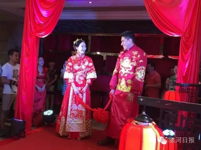 婚禮現(xiàn)場(chǎng)。