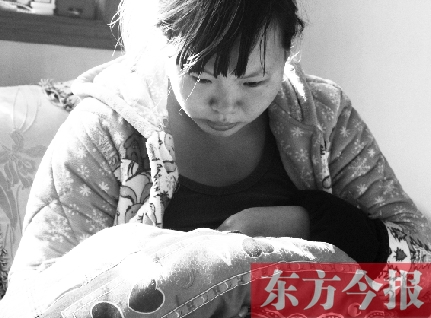 重新找回兒子蛋蛋，年輕的媽媽再也不忍離開(kāi)
