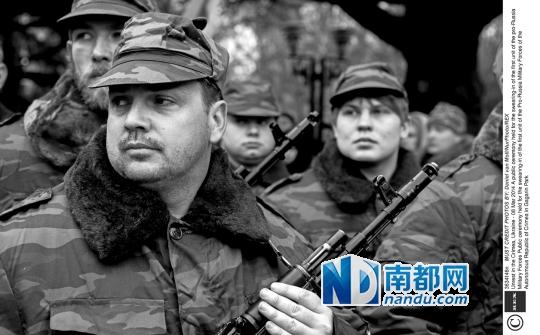 9日，烏克蘭克里米亞自治共和國的親俄武裝士兵舉行宣誓儀式。