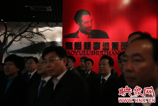 在焦裕祿紀念館，參觀的人絡繹不絕，一批批來自全國各地的黨員干部前來學習焦裕祿事跡