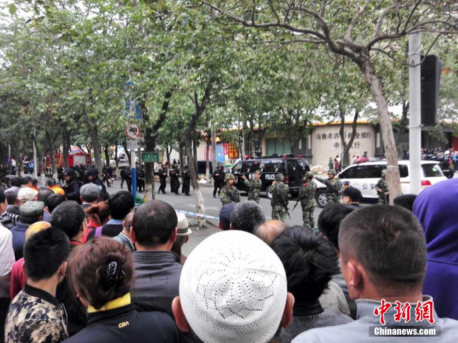 自治區(qū)和烏魯木齊市有關(guān)部門迅速處置，傷員已全部送往醫(yī)院救治。