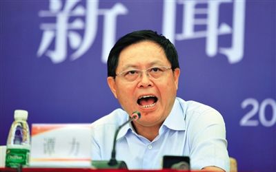 　譚力 男，1955年10月生，漢族，重慶市人，大學(xué)學(xué)歷，有知青經(jīng)歷。2009年3月前，一直在四川工