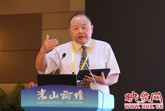 清華大學(xué)國(guó)學(xué)院副院長(zhǎng)劉東演講。