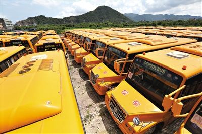 8月28日，浙江溫嶺，擱置農(nóng)村近1年的校車。