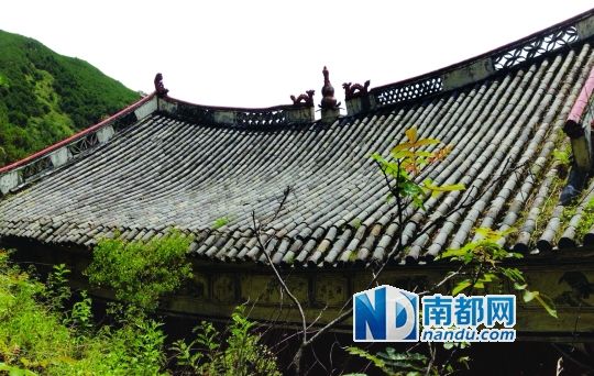 　照光寺在致歉微博中稱，該寺位于蒼山之上，年久失修，且沒(méi)有防火通道。