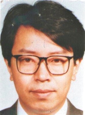 姚耿 現(xiàn)年53歲，外逃前任云南省五礦化工進(jìn)出口（集團(tuán)）公司上海浦東分公司經(jīng)理