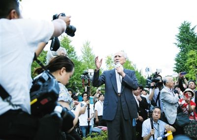 23日，91歲的日本前首相村山富市在東京街頭演講，反對(duì)日本政府強(qiáng)行推進(jìn)安保法案。