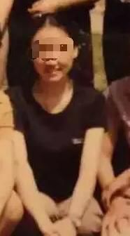 吳老師教音樂，已在該校工作十幾年。