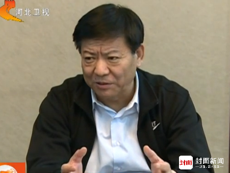 雄安新區(qū)臨時(shí)黨委書記袁桐利在新區(qū)主持召開座談會。