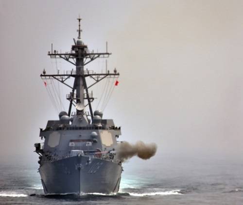 美國(guó)海軍的韋恩、麥亞號(hào)新型驅(qū)逐艦25日在朝鮮半島西部海域與韓國(guó)海軍聯(lián)合軍演