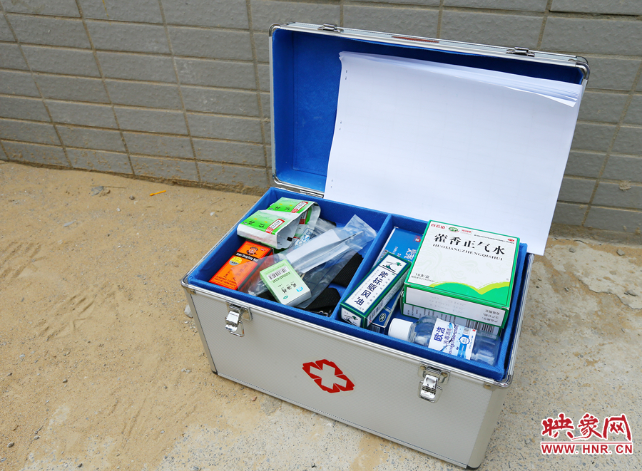 高溫天氣下，防暑藥品是必須準(zhǔn)備的