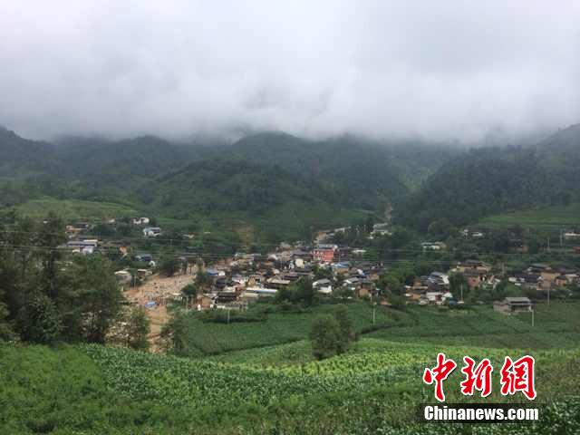 7月28日,云南省保山市隆陽區(qū)瓦房鄉(xiāng)喜坪村上坪小組發(fā)生山洪災(zāi)害,造成3戶人家9人被沖走。