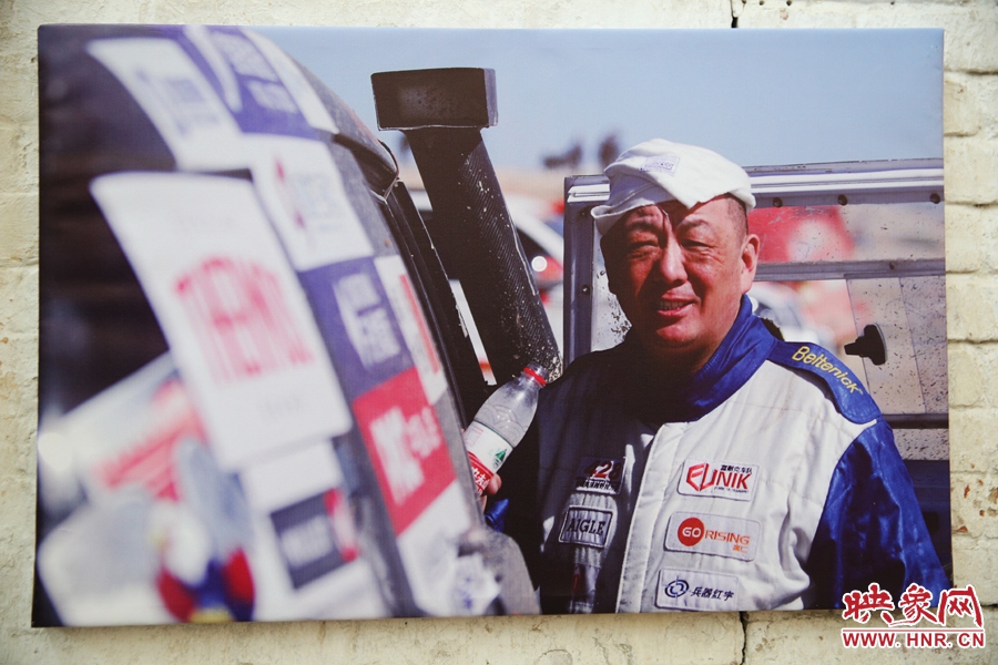 賽車的世界、更是男人的世界。圖為部分參展攝影作品。