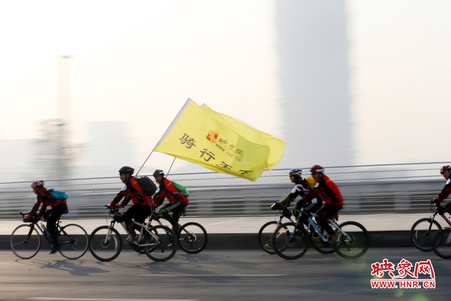 獻(xiàn)愛(ài)心、騎行天下，映象網(wǎng)騎行車(chē)友樂(lè)翻天