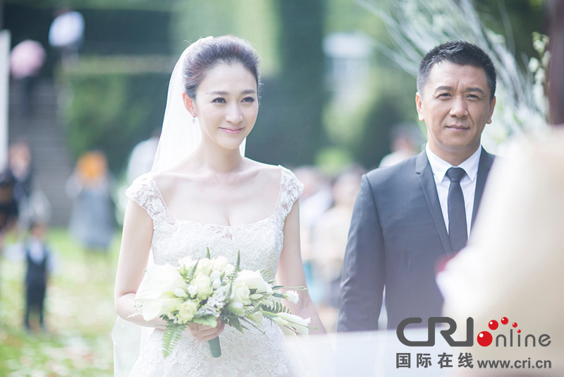 李小冉比利時(shí)辦婚禮 朱丹、鐘欣潼、應(yīng)采兒做伴娘