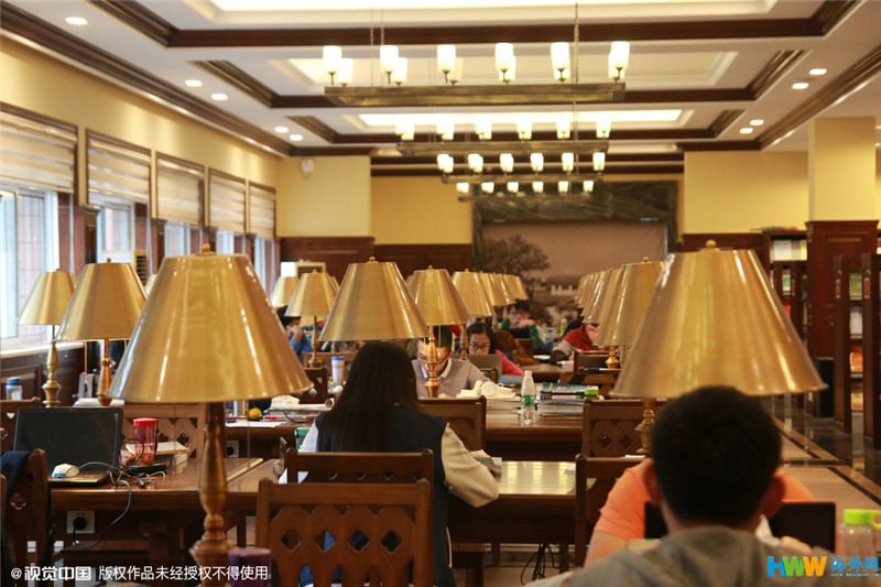 重慶大學(xué)改造翻新的“民國(guó)風(fēng)圖書館”走紅網(wǎng)絡(luò)，引得無(wú)數(shù)網(wǎng)友點(diǎn)贊