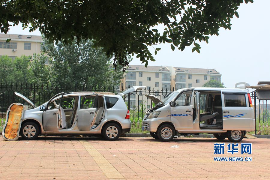 大雨過(guò)后艷陽(yáng)天  新鄉(xiāng)車主晾曬忙