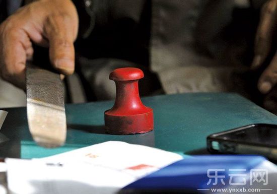 陶云江說起自己的女兒、家庭和現(xiàn)在的狀況時幾度哽咽