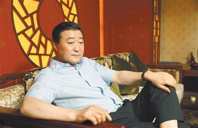 5月26日，張新明在北京接受新京報記者專訪時表示，在與華潤的合資公司中，他被“邊緣化”了，公司出現(xiàn)了