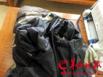 年邁體弱，一些老人家中衣物多年未洗，又舊又破
