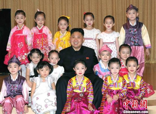 據(jù)朝中社5月30日報道，朝鮮勞動黨第一書記、朝鮮國防委員會第一委員長、朝鮮人民軍最高司令官金正恩在兒