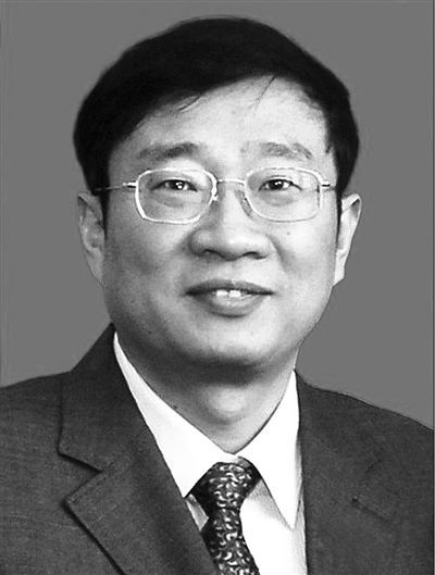 殲-15飛機(jī)研制現(xiàn)場(chǎng)總指揮羅陽(yáng)，因突發(fā)急性心梗殉職，享年51歲