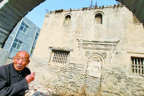 為保護(hù)古民宅，鄭州北四環(huán)繞開(kāi)5米