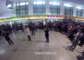 火車站候車大廳紅歌快閃迎國慶！百人互動(dòng)，震撼現(xiàn)場(chǎng)嗨翻天！
