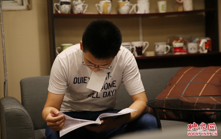 楊栗，22歲，某大學(xué)大三學(xué)生：喜歡這種看書的環(huán)境。