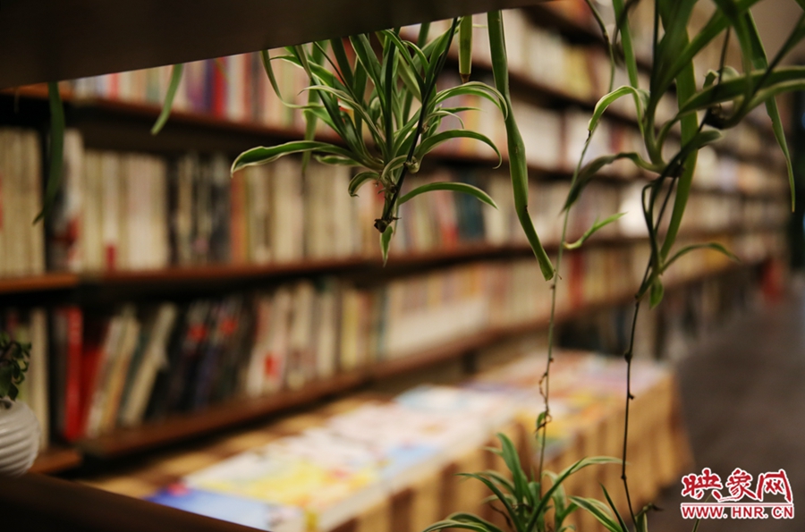 書店內(nèi)的裝飾。