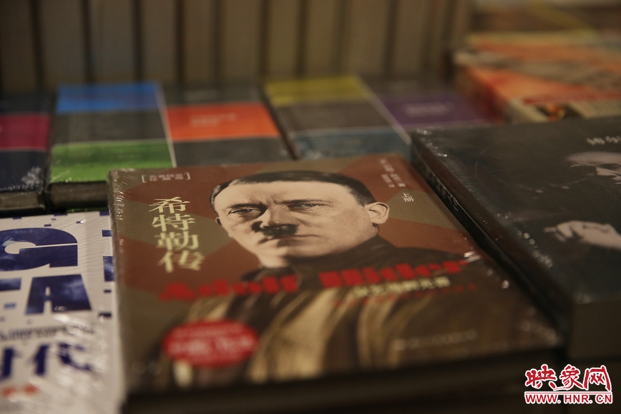 書店內(nèi)的書。