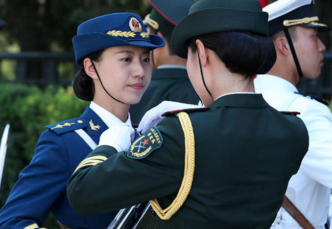 女儀仗兵,這才是2014年真正的女神！