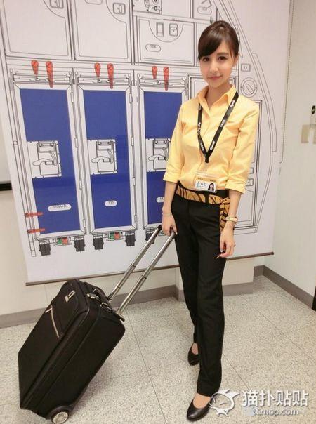 空中最美女子！虎航空姐Rita Kao 大秀比基尼照
